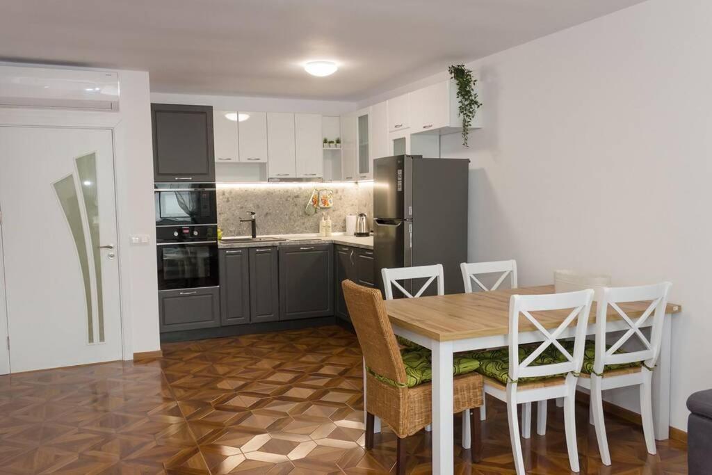 Perfect Summer Vacation Rental - One-Bedroom Flat By Flat Mаnager Topola Dış mekan fotoğraf